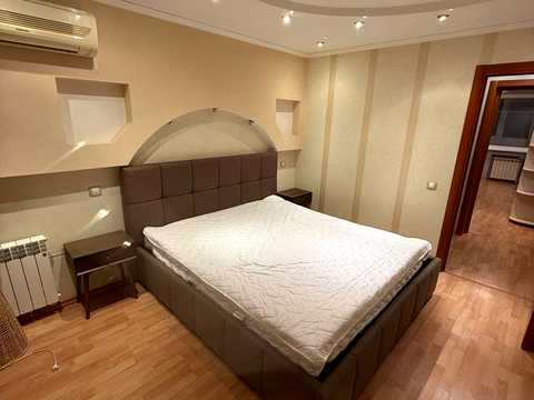 квартира по адресу Метростроителей ул., 40