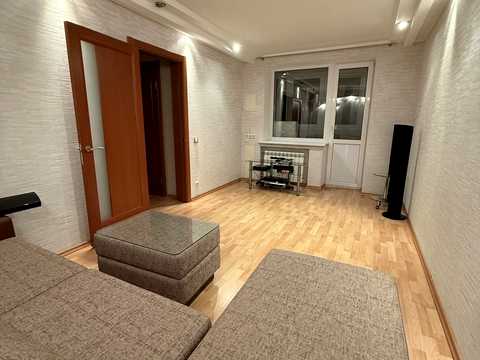 квартира по адресу Метростроителей ул., 40
