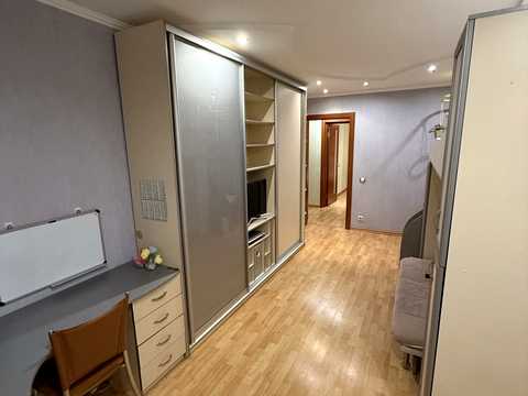 квартира по адресу Метростроителей ул., 40