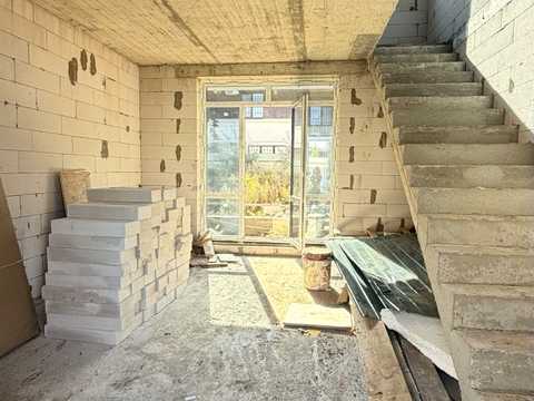 будинок за адресою Набережна вул.