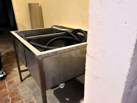 комерційна за адресою Львівська пл., 4