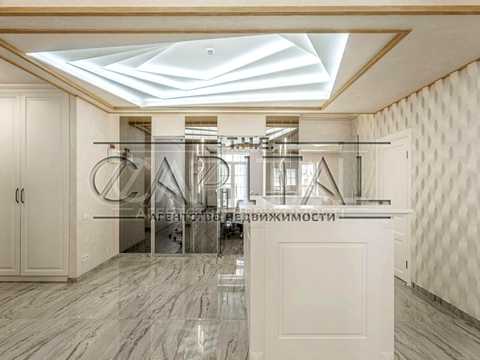 комерційна за адресою Дегтярна вул., 8