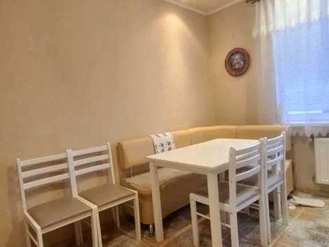 квартира за адресою Павла Скоропадського вул., 8