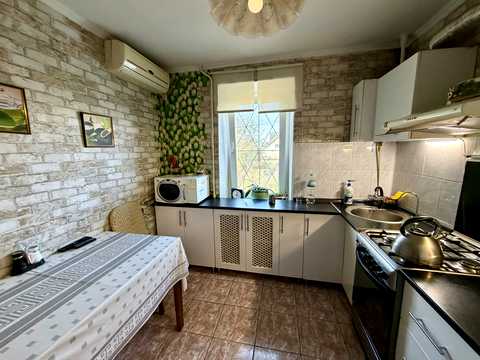 квартира за адресою Космонавтів вул., 108-А