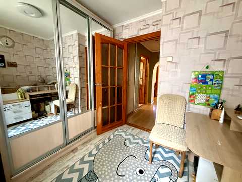 квартира за адресою Космонавтів вул., 108-А