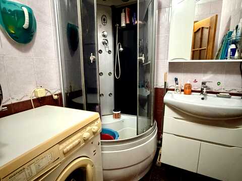 квартира за адресою Космонавтів вул., 108-А