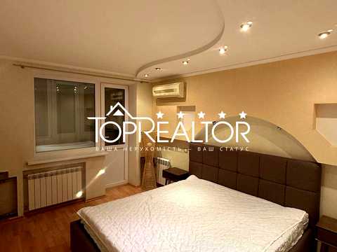 квартира по адресу Метростроителей ул., 40