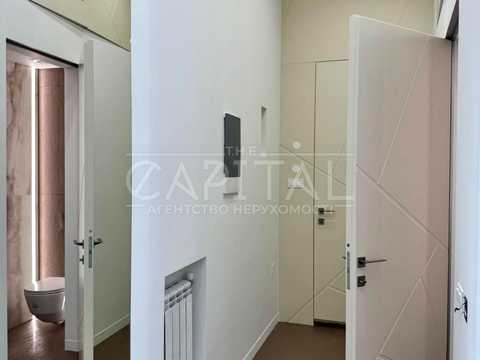 комерційна за адресою Володимирська вул., 48