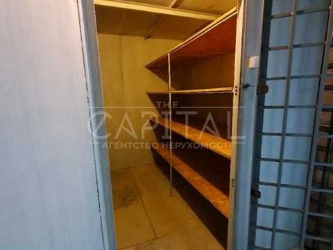 коммерческая по адресу Солом'янська пл., 33