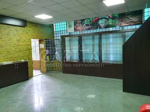 коммерческая по адресу Солом'янська пл., 33