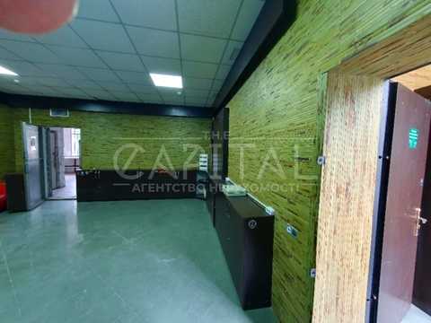 коммерческая по адресу Солом'янська пл., 33