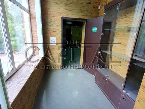 коммерческая по адресу Солом'янська пл., 33