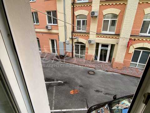 комерційна за адресою Глибочицька вул., 17