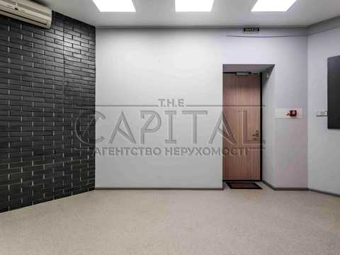 комерційна за адресою Лютеранська вул., 21