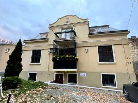 комерційна за адресою Клепарівська вул., 21