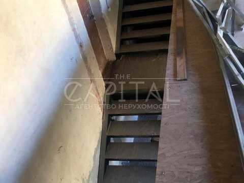 комерційна за адресою Дегтярна вул., 5
