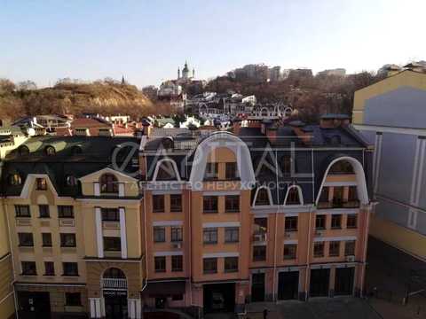 комерційна за адресою Дегтярна вул., 5