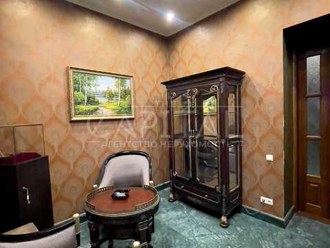 комерційна за адресою Банкова вул., 1/10