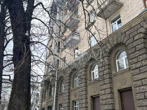 комерційна за адресою Банкова вул., 1/10