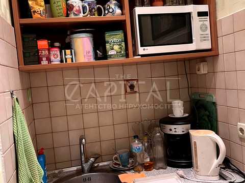 комерційна за адресою Мала Житомирська вул., 18