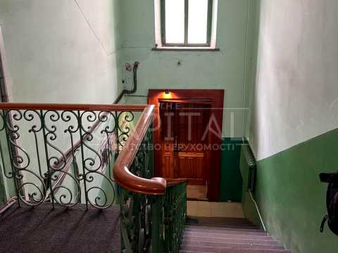 комерційна за адресою Мала Житомирська вул., 18