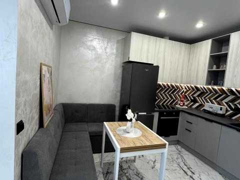 квартира за адресою Червоної Калини вул., 8