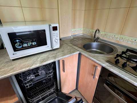 квартира за адресою Запоріжжя, Шкільна вул. (Героїв Сталінграда), 10
