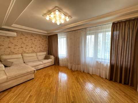 квартира за адресою Запоріжжя, Шкільна вул. (Героїв Сталінграда), 10
