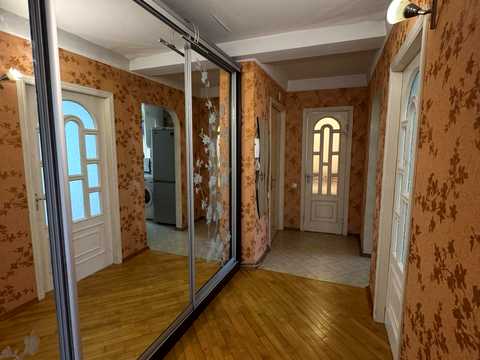 квартира за адресою Запоріжжя, Шкільна вул. (Героїв Сталінграда), 10
