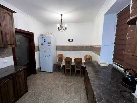 квартира за адресою Академіка Рудницького вул., 33