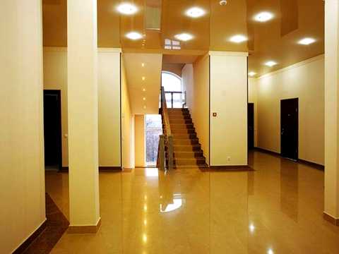 комерційна за адресою Кудрявський узвіз, 4