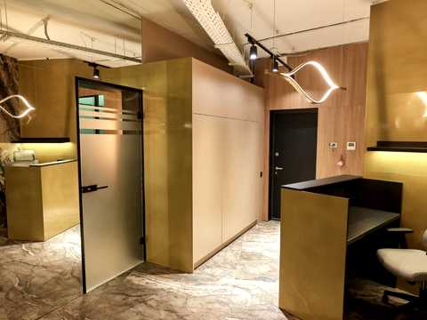 комерційна за адресою Буслівська вул., 12