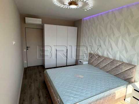 квартира за адресою Олександра Олеся вул., 1