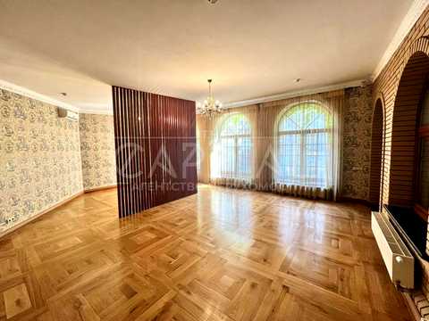 комерційна за адресою Жилянська вул., 72