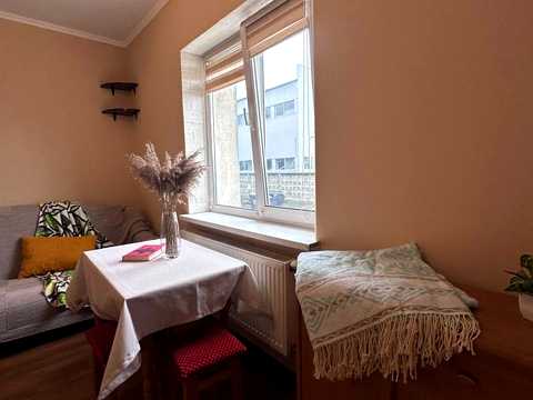 квартира за адресою Вишнева вул., 5