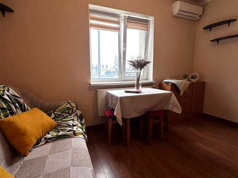 квартира за адресою Вишнева вул., 5