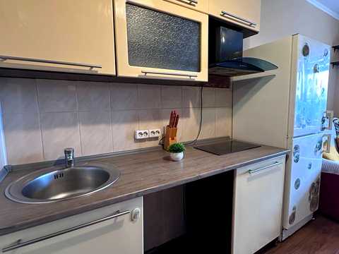квартира за адресою Вишнева вул., 5