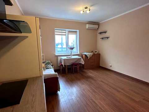 квартира за адресою Вишнева вул., 5