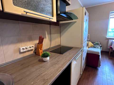 квартира за адресою Вишнева вул., 5
