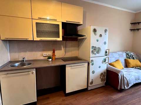 квартира за адресою Вишнева вул., 5