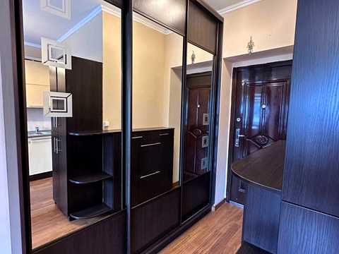 квартира за адресою Вишнева вул., 5