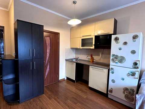 квартира за адресою Вишнева вул., 5