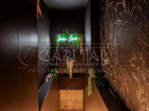 комерційна за адресою Бессарабська пл., 2