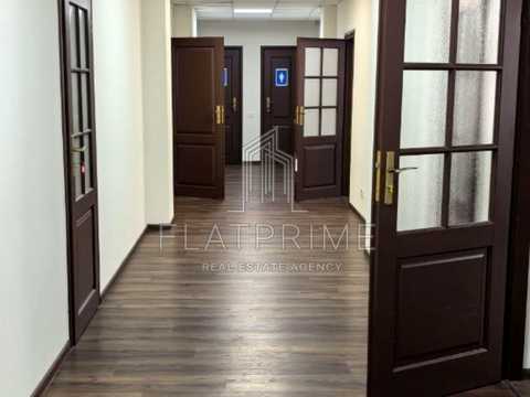 комерційна за адресою Богдана Хмельницького вул., 63а