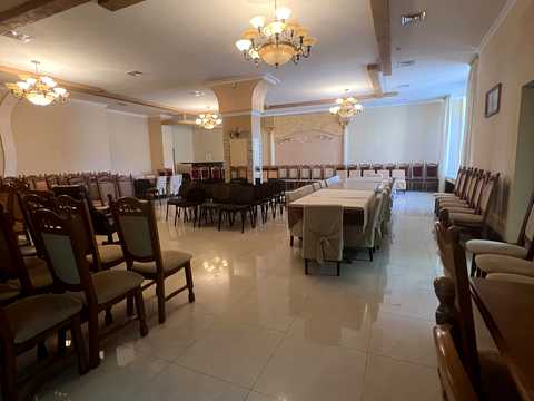 комерційна за адресою Миру вул., 90