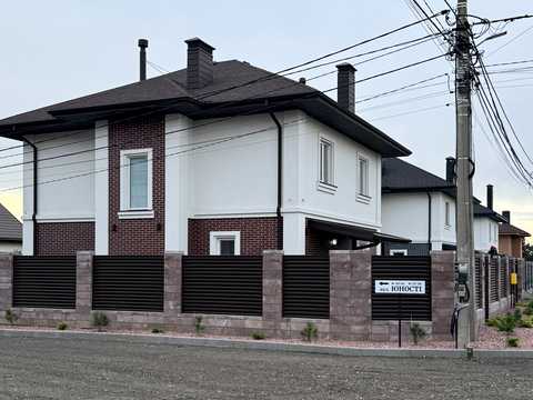 будинок за адресою с. Хотів, Юності вул.