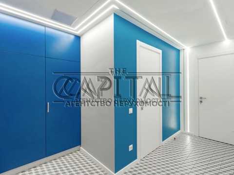 комерційна за адресою Джона Маккейна вул. (Івана Кудрі), 7