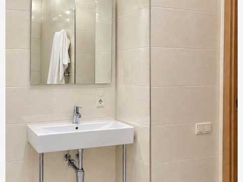 квартира за адресою Королеви Єлизавети ІІ вул. (Глинки), 2