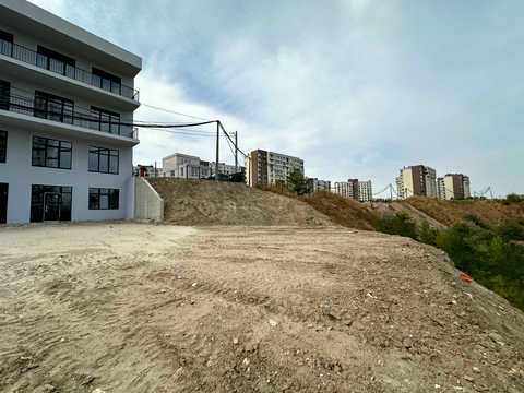комерційна за адресою Практична вул., 9