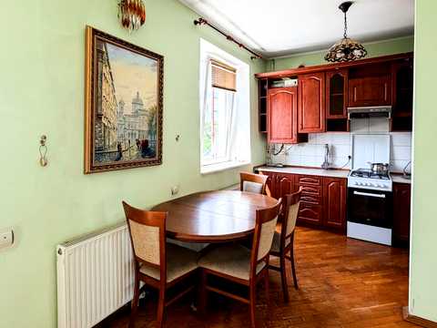 квартира за адресою Адама Міцкевича вул., 4